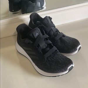 Adidas edge Liz 3 women’a size 6 shoes